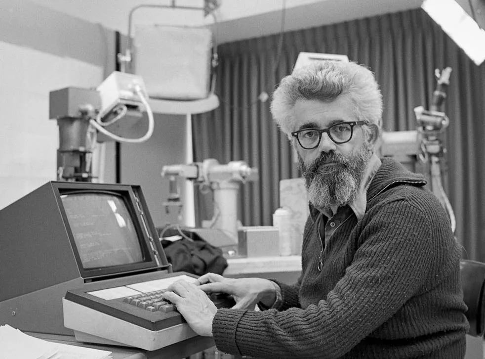 John McCarthy, un científico informático pionero, acuñó el término 'Inteligencia Artificial' en 1956 en