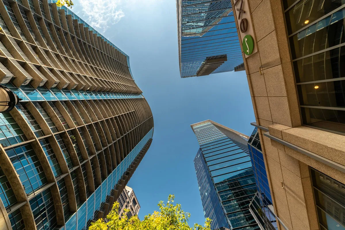 The American Cancer Society, headquartered in Atlanta, Georgia, is a nationwide voluntary health org