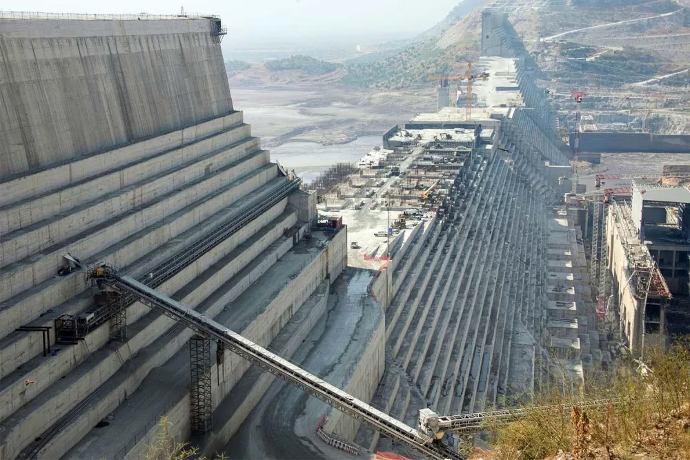 Le Grand Barrage de la Renaissance éthiopienne (GERD) sur le Nil Bleu est un projet hydroélectrique monumental, symbolisant l'ambition de l'Éthiopie de devenir une puissance économique régionale.