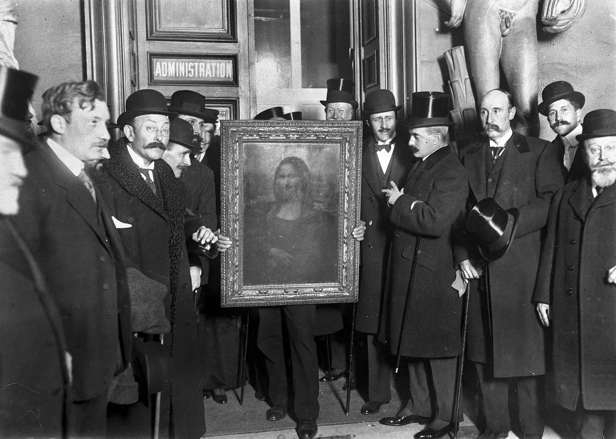 Leonardo da Vinci's Mona Lisa is perhaps the most famous painting in the world, renowned for its eni
