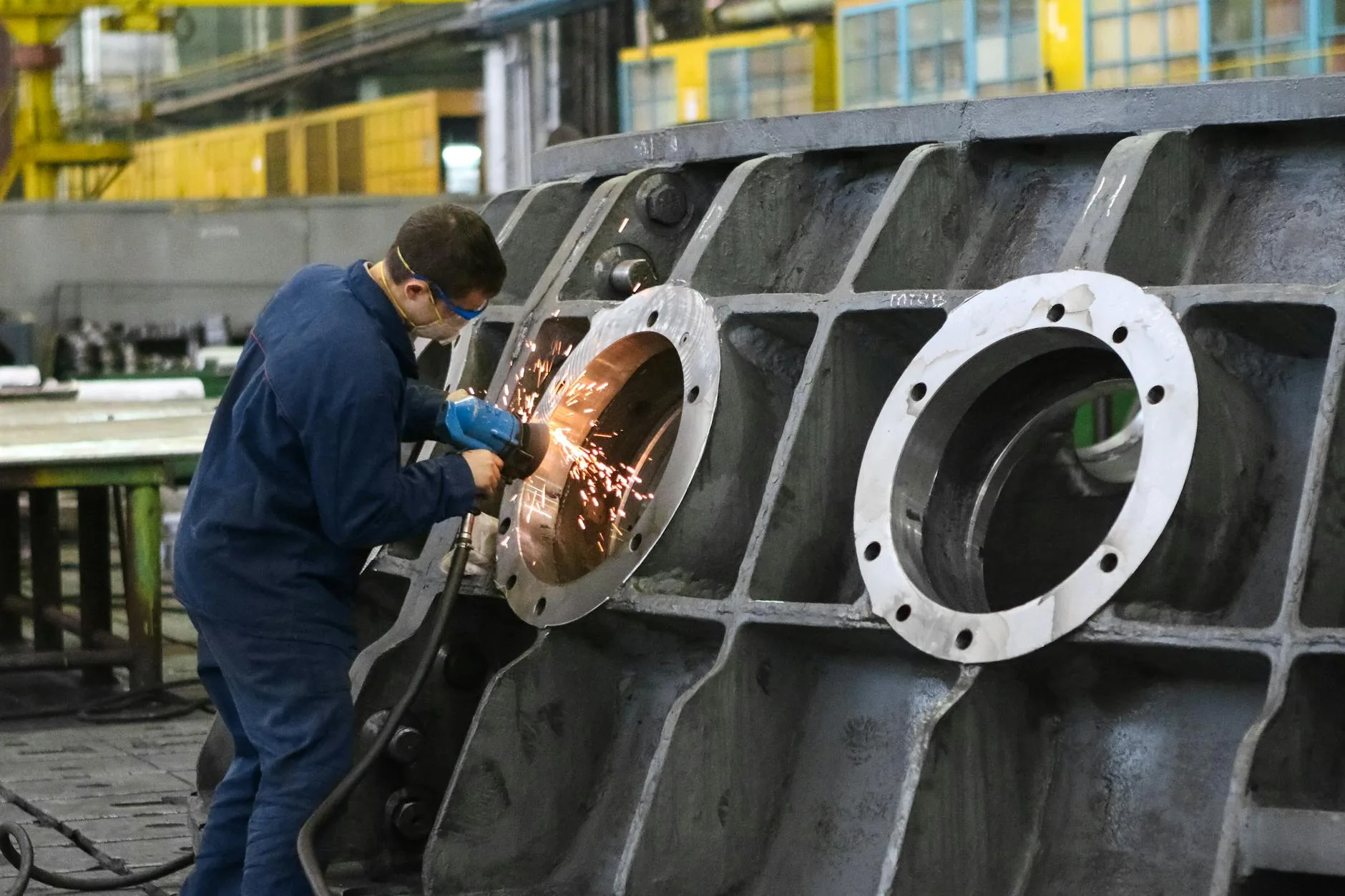 Impianto industriale di lavorazione del quarzo, frantumazione e macinazione.