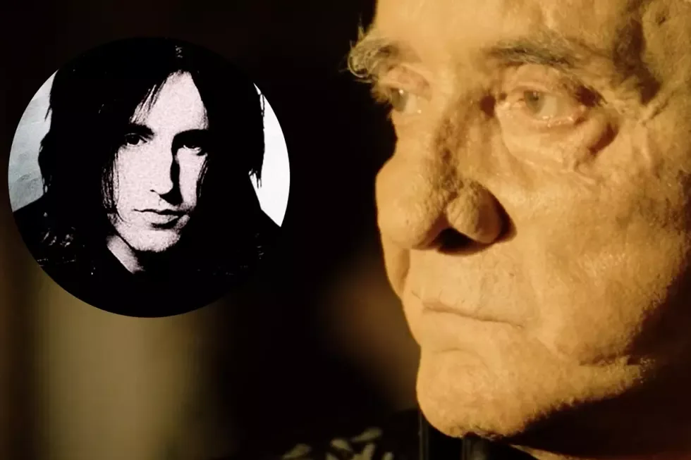 La versión de Johnny Cash de 2002 de 'Hurt' de Nine Inch Nails transformó el tema de rock industrial en una dev