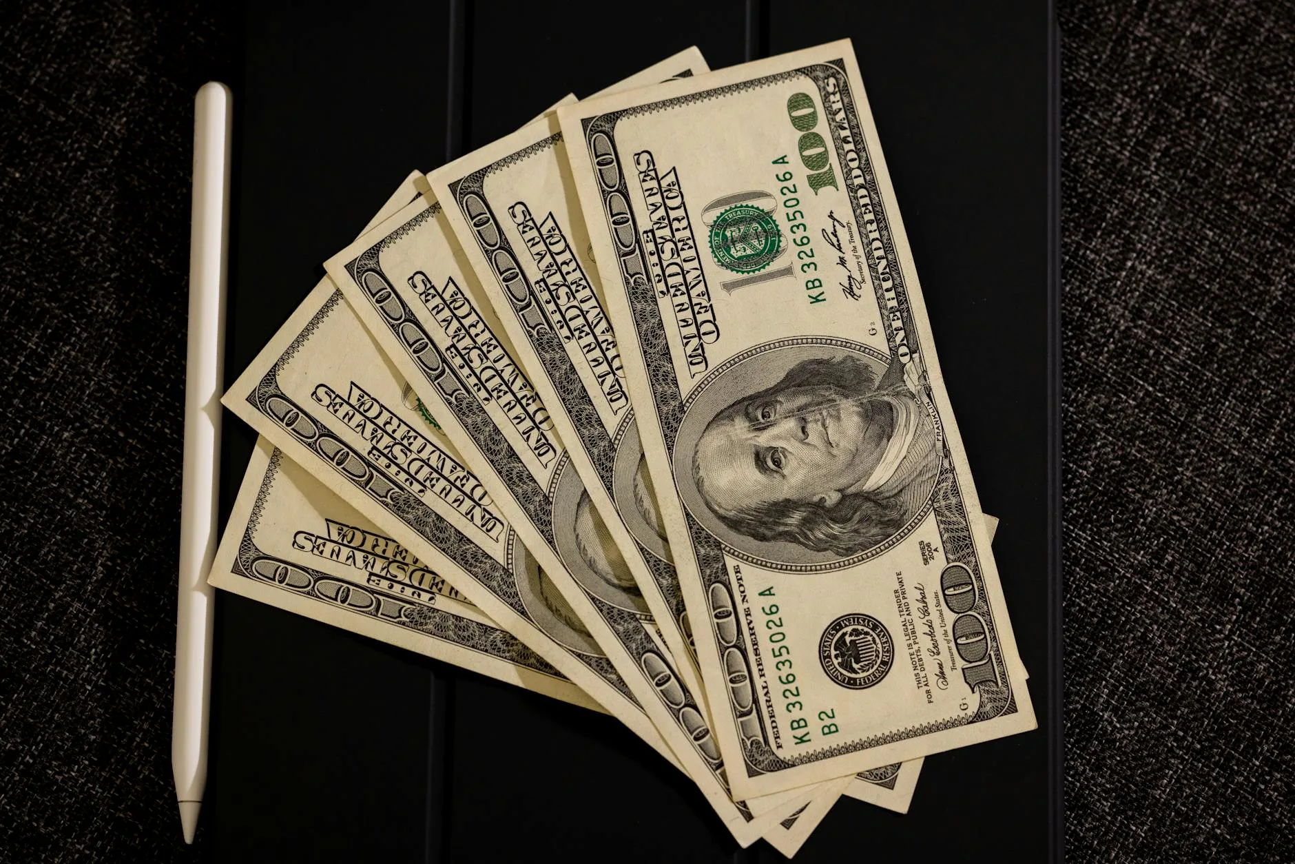 The average side hustler in the U.S. earns $1,122 monthly, a significant sum that can cover major ex