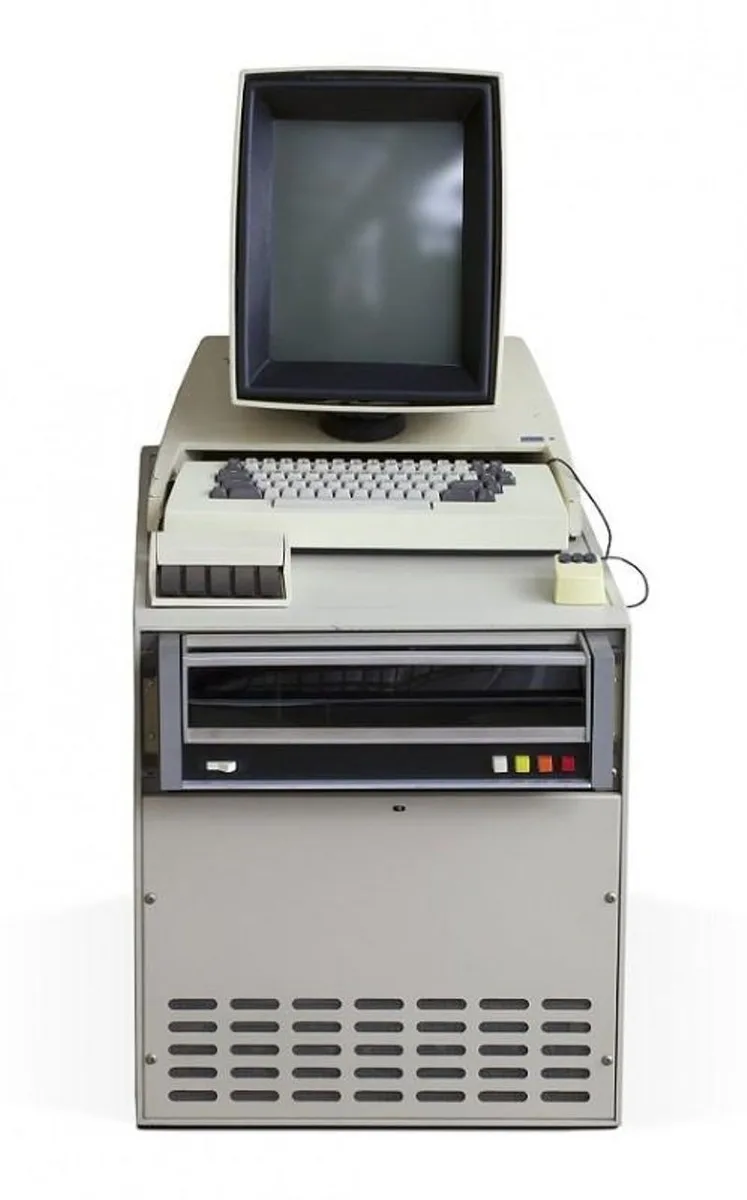 The Xerox Alto, developed at Xerox PARC in 1972, was a pioneering personal computer that introduced 
