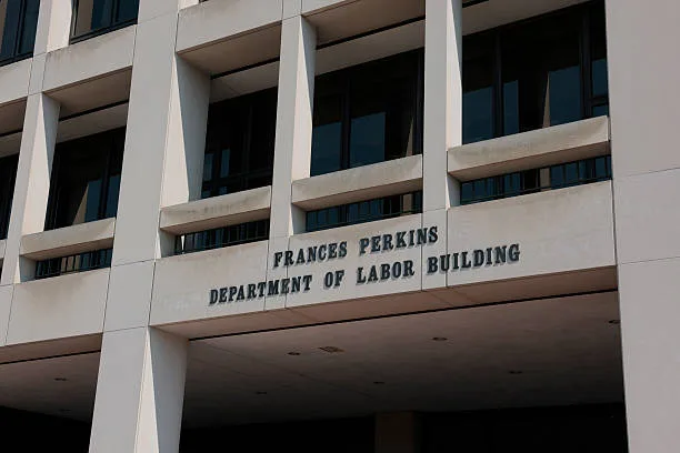 L'edificio Frances Perkins a Washington D.C. funge da quartier generale del Dipartimento del Lavoro degli Stati Uniti