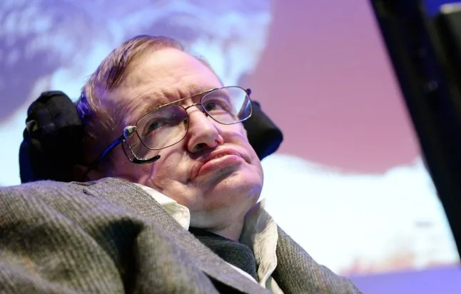 Stephen Hawking, el renombrado físico teórico, es célebre su advertencia contra el contacto activo con civilizaciones alienígenas.